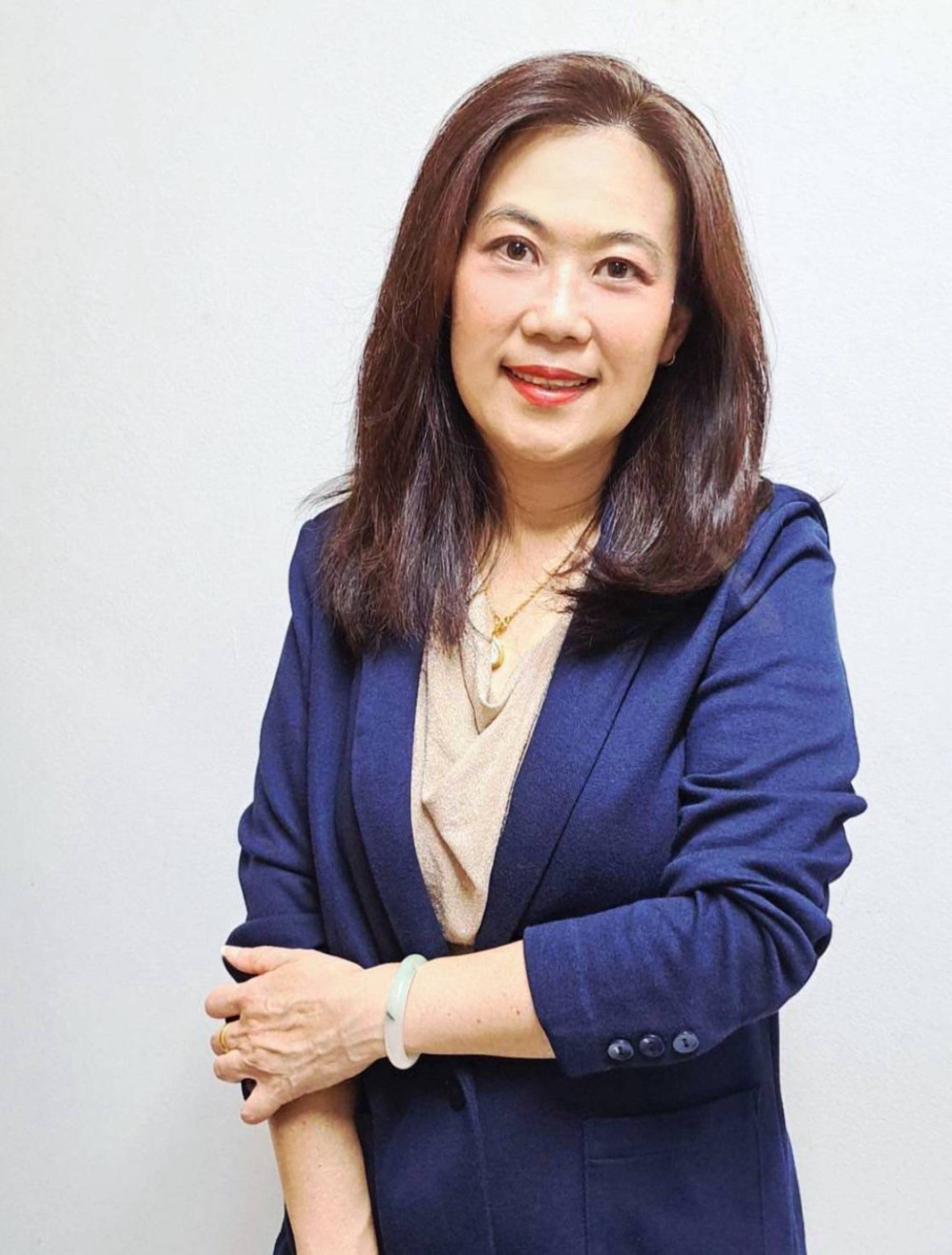 นางสาวธัญญ์นภัส นิธิพรภูวรัตน์ (หัวหน้ากลุ่มงาน)